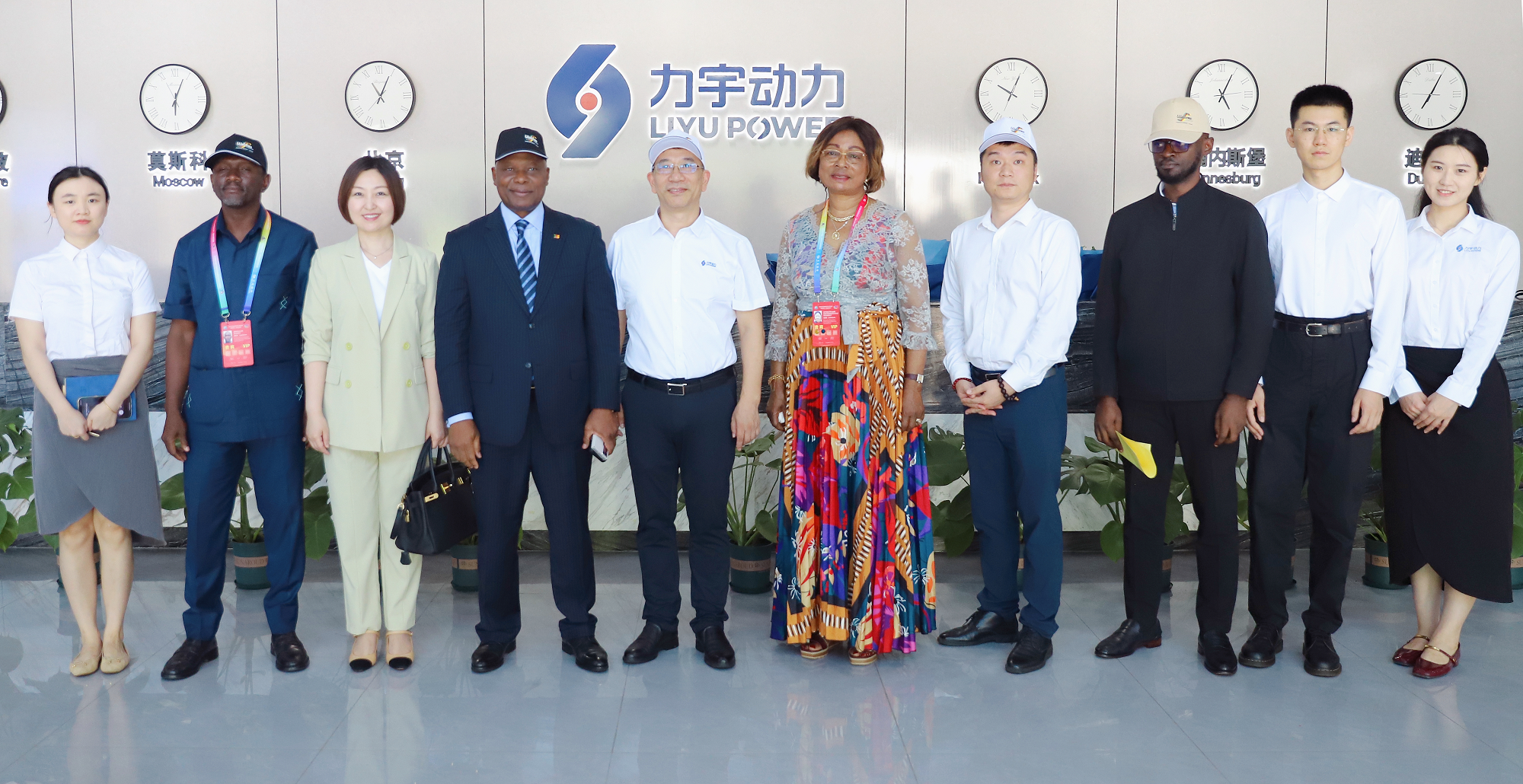 5. Cameroonian Ambassador and Director of Trade Department Visit Liyu