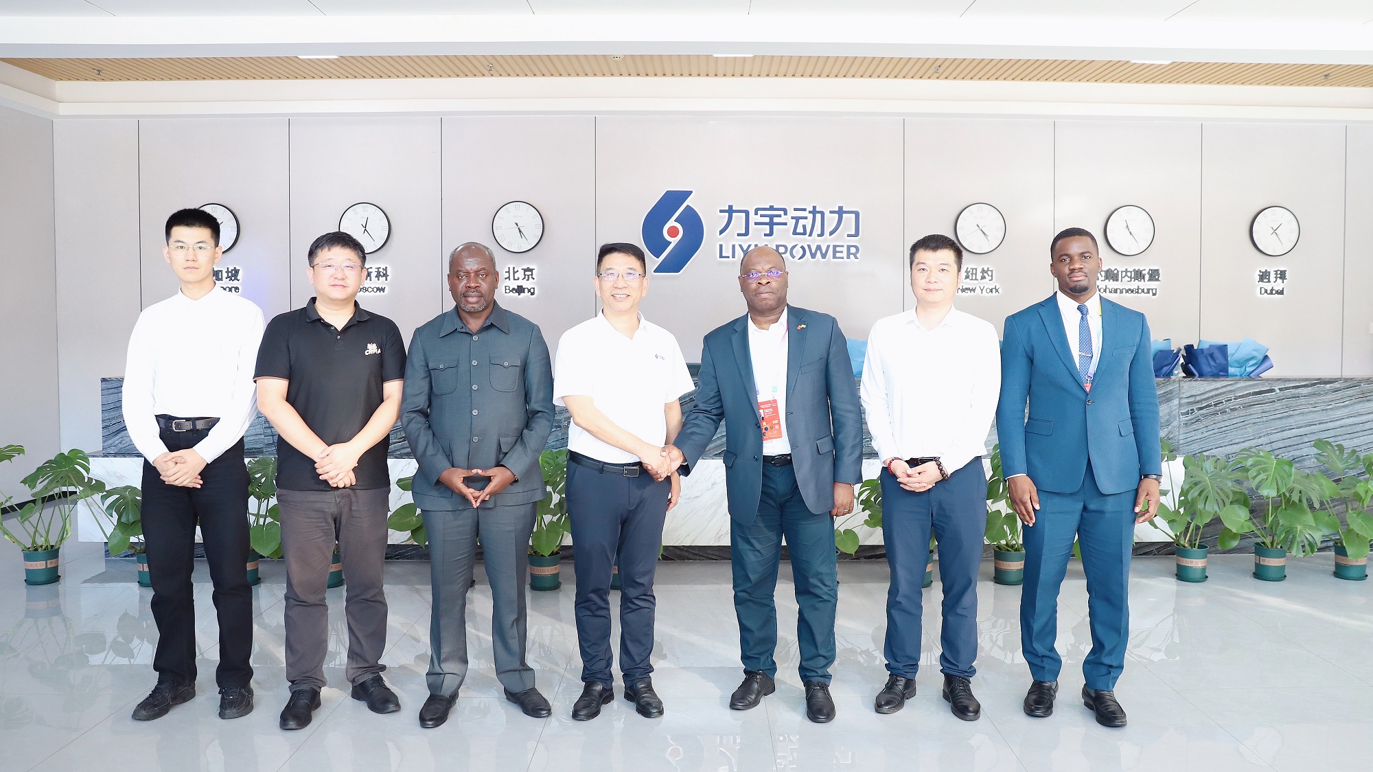 2. Gabonese Ambassador and Head of Investment Promotion Agency Visit Liyu