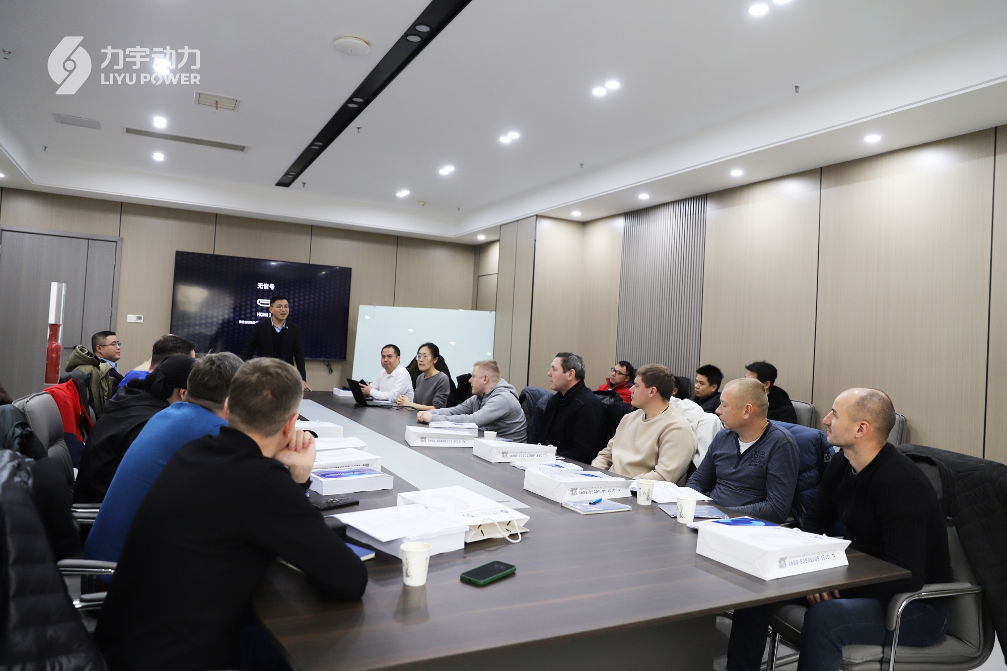 Overseas partner visit_conference3